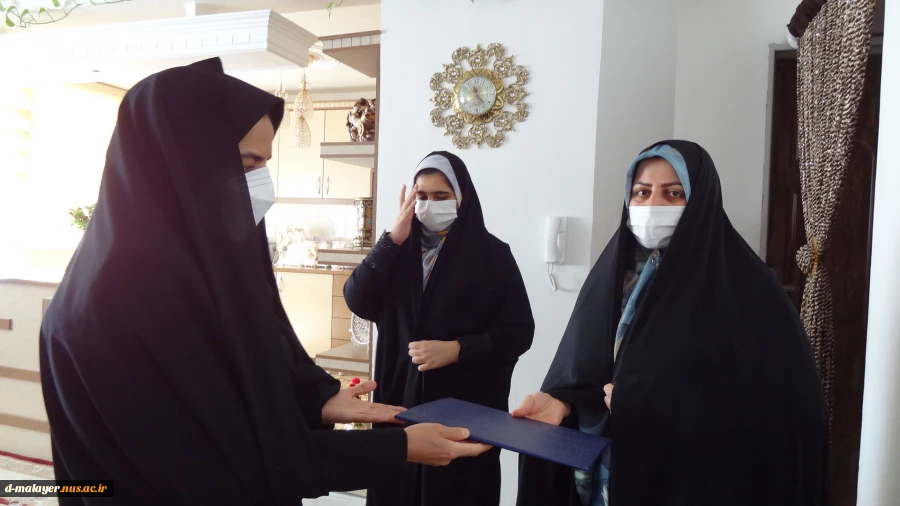 دیدار با خانم محترم شهید حسین زمانی به مناسبت ایام الله دهه فجر 7
