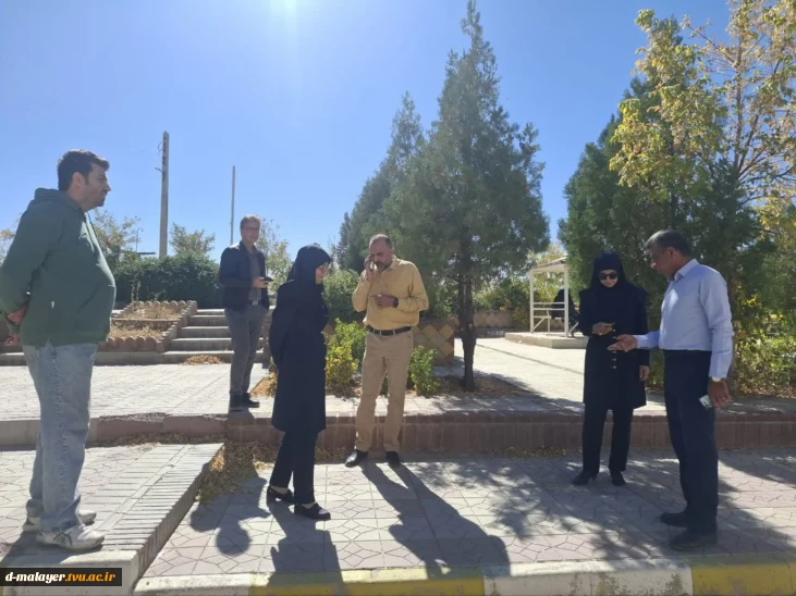 نصب و تجهیز وسایل ورزشی در محوطه آموزشکده دختران ملایر