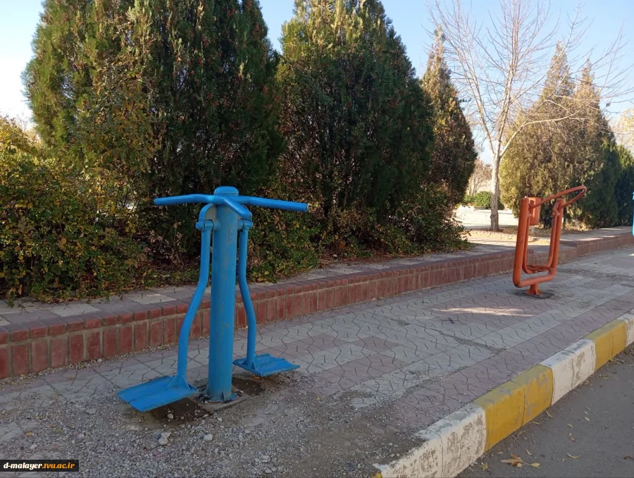 نصب وسایل ورزشی در محوطه آموزشکده دختران ملایر 6